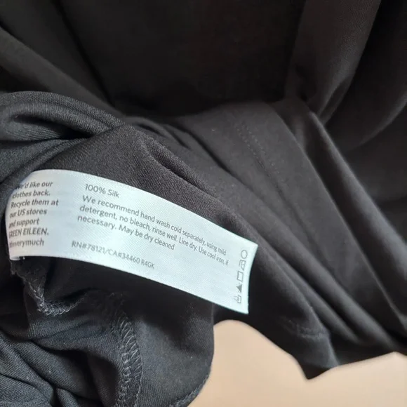 Eileen Fisher Black Silk Crossover Top Size M Long Sleeve V-Neck NWOT - Picture 5 of 5